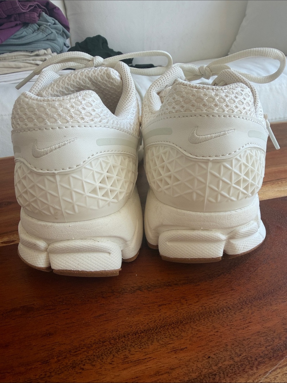 Nike Vomero 5 women’s sneakers in Coconut - Lightweight Breathable Tennis Shoes - Picture 3 of 5